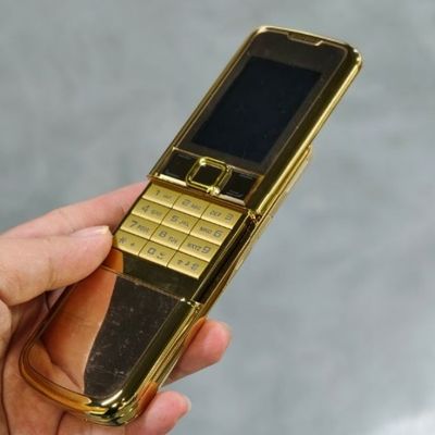سعر جيد 2G GSM مزدوج البطاقة السيم بلوتوث كلاسيكي جديد 8800 Slider الهاتف المحمول شاشة 2.4 بوصة الانترنت